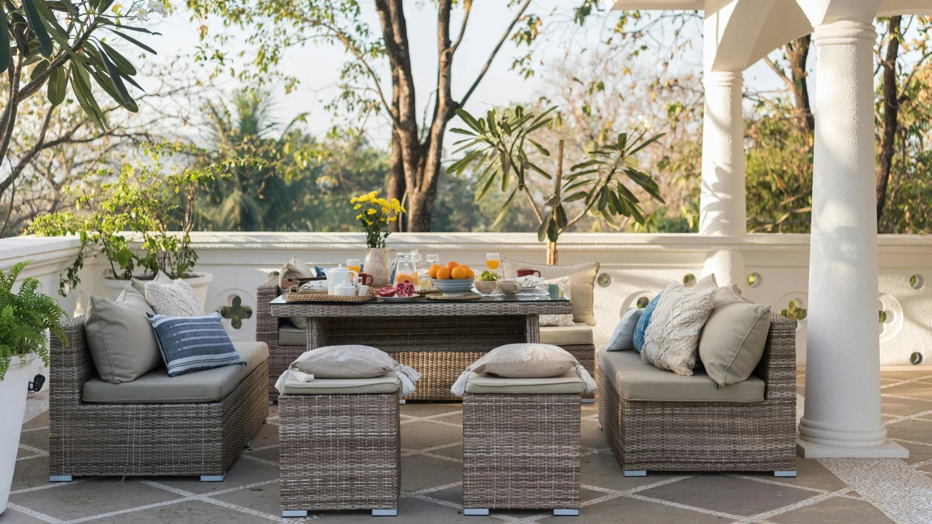 Si të zgjedhësh mobiljet perfekte për kopshtin tënd