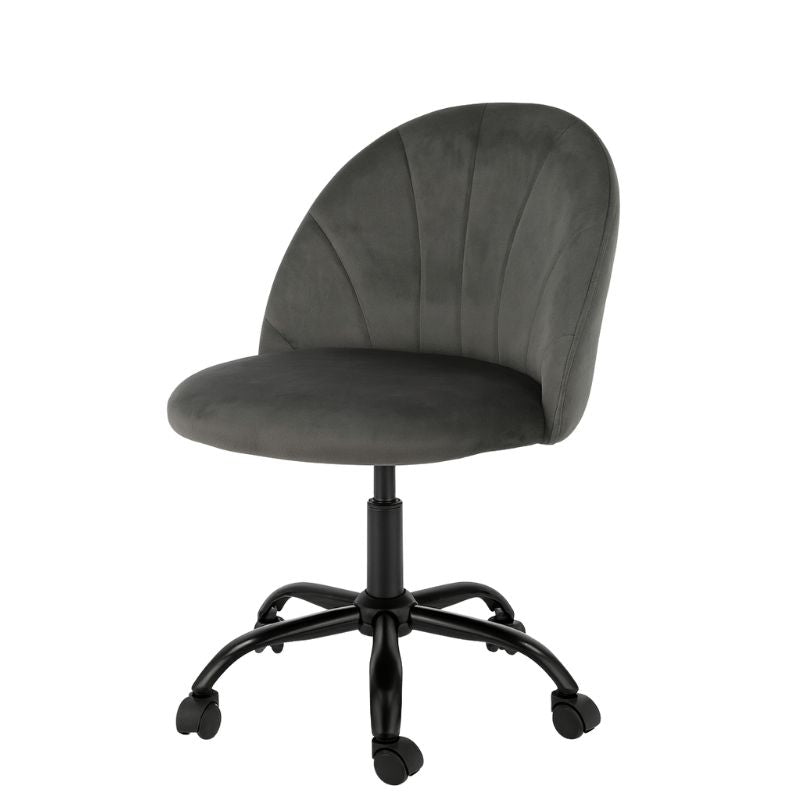 Karrige me rrotullim CELIA, Grey